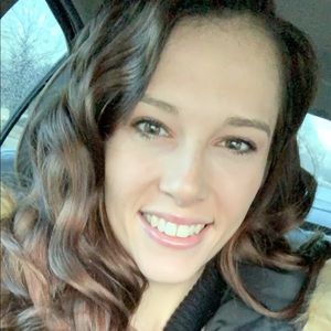 Meet your Posher, Chloe